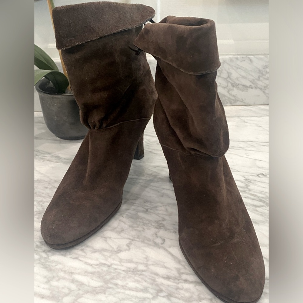 Brown Suede Heeled Boots with Slouchy Design